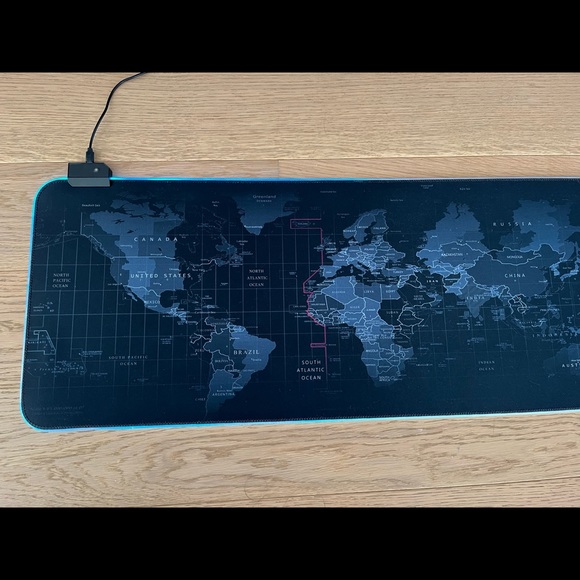 LED light up World Map Mouse Pad - Picture 4 of 12
